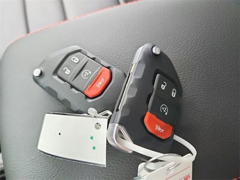 New 2026 Jeep Gladiator Rubicon w/ Steel Bumper Group image 35