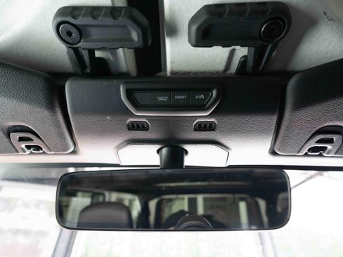 Used 2022 Jeep Wrangler Unlimited Sahara w/ Cold Weather Group image 18