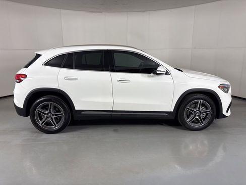 Used 2023 Mercedes-Benz GLA 250 4MATIC image 9