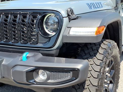 Used 2024 Jeep Wrangler Unlimited AWD/4WD image 17