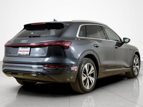 Used 2024 Audi Q8 e-tron Premium Plus AWD/4WD image 5
