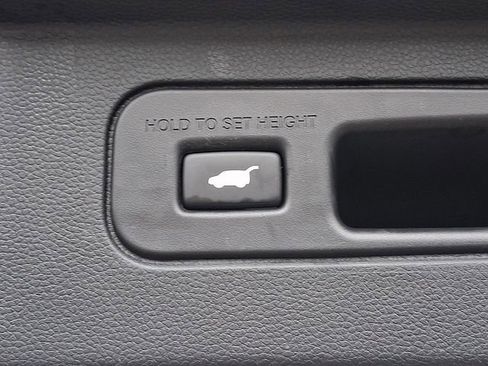 Certified 2025 Honda Pilot Black Edition image 32