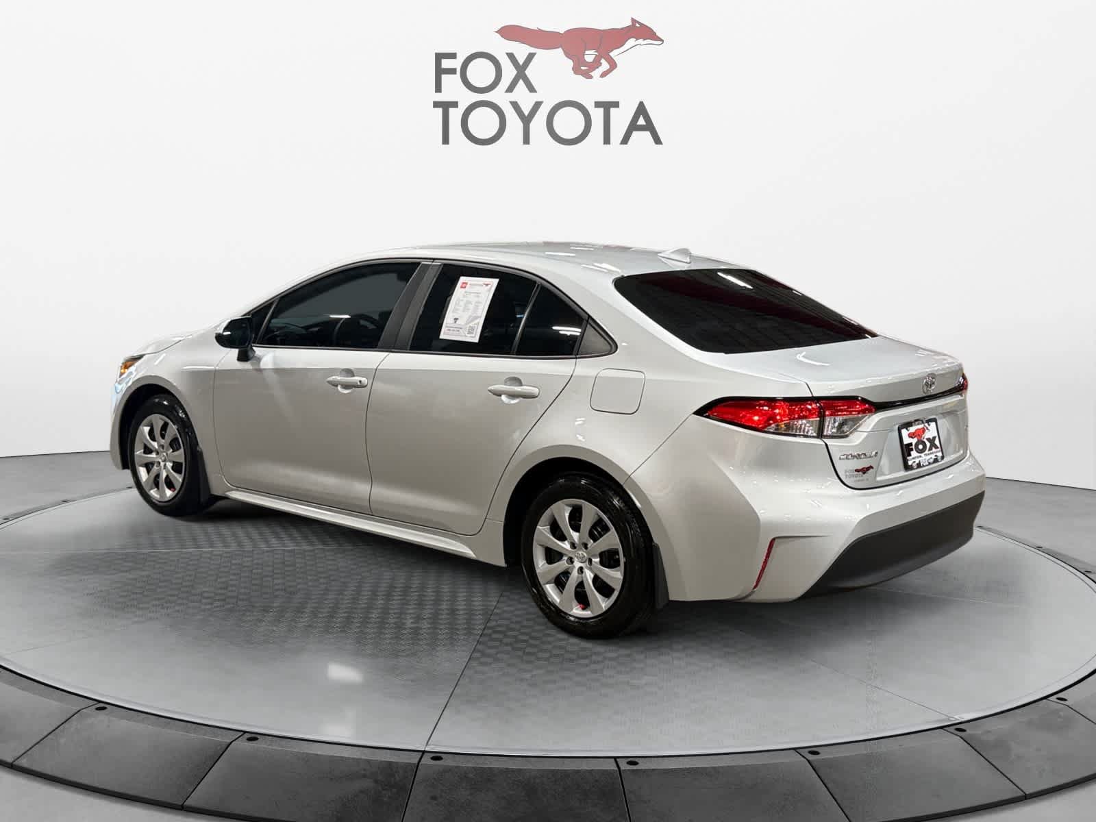 Used 2025 Toyota Corolla LE FWD image 4