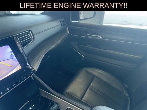 Certified 2024 Jeep Wagoneer L Series II w/ Flexible Seating Group AWD/4WD image 25