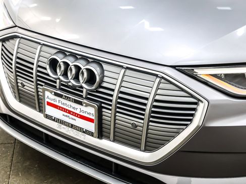 Used 2022 Audi e-tron Premium Plus w/ Premium Plus Package image 14