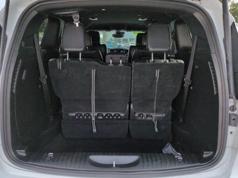 Used 2025 Chrysler Pacifica Select FWD image 12