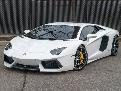 Used 2017 Lamborghini Aventador LP 700-4 image 7