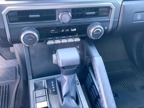 Certified 2025 Toyota 4Runner SR5 AWD/4WD image 35