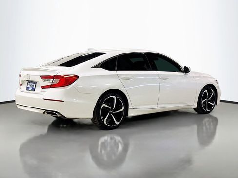 Used 2018 Honda Accord Sport image 8