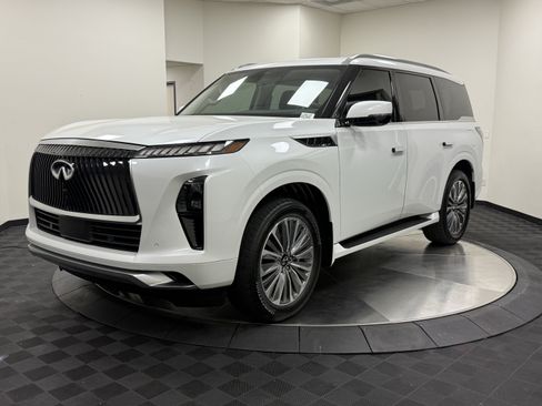 Certified 2026 INFINITI QX80 Luxe w/ Cargo Package RWD image 3