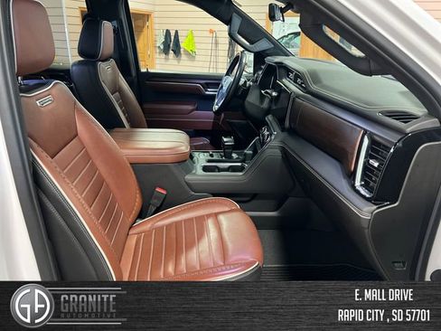 Used 2024 GMC Sierra 1500 Denali Ultimate AWD/4WD image 36
