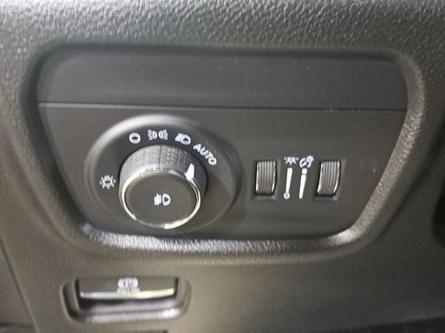 Certified 2023 Jeep Grand Cherokee Limited w/ Black Appearance Package image 27