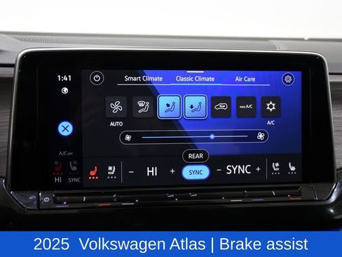 Used 2025 Volkswagen Atlas SEL AWD/4WD image 17