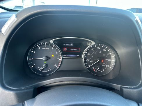 Used 2017 Nissan Pathfinder SV w/ SV Cold Weather Package image 32