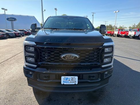 New 2026 Ford F250 Lariat w/ Black Appearance Package AWD/4WD image 8