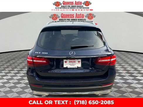 Used 2019 Mercedes-Benz GLC 300 4MATIC w/ Premium Package image 5