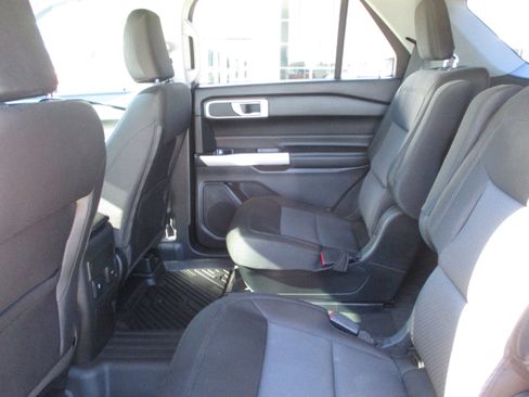 Used 2023 Ford Explorer XLT image 38