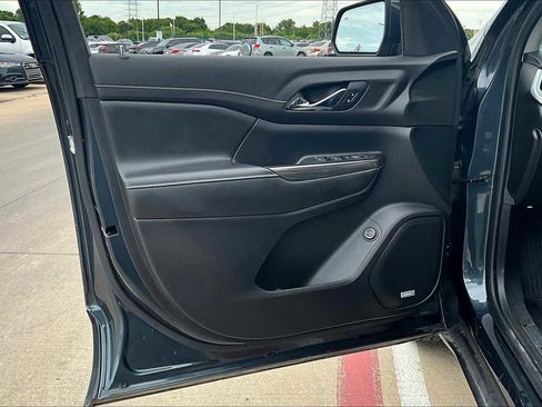 Used 2019 GMC Acadia SLT image 13