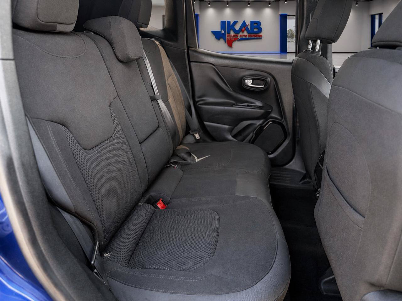 Used 2018 Jeep Renegade Altitude w/ Popular Equipment Group FWD image 14