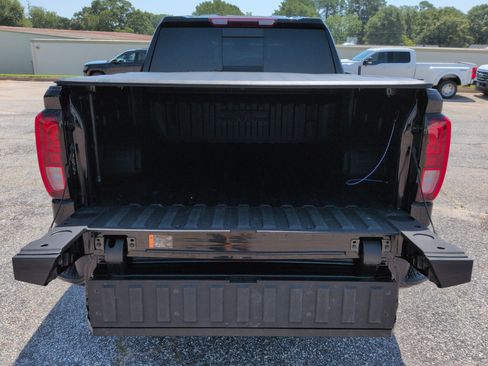 Used 2025 GMC Sierra 1500 Elevation w/ Elevation Premium Package AWD/4WD image 11
