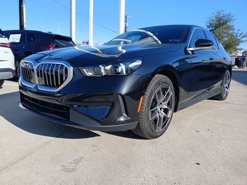 New 2026 BMW 530i RWD image 3