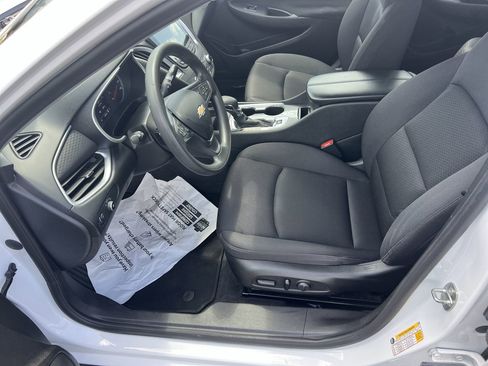 Used 2023 Chevrolet Malibu LT FWD image 16