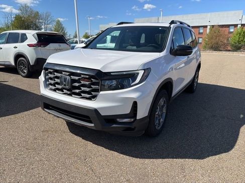 Used 2023 Honda Passport TrailSport image 1