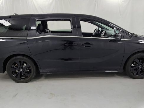 Used 2023 Honda Odyssey Sport image 2