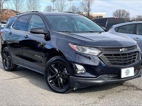 Used 2020 Chevrolet Equinox LT w/ Sport Edition image 2
