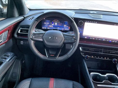 Used 2024 Chevrolet Traverse RS image 7