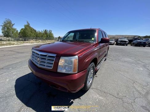 Used 2002 Cadillac Escalade AWD image 1