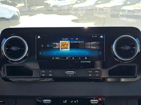 Used 2024 Mercedes-Benz Sprinter 2500 image 29