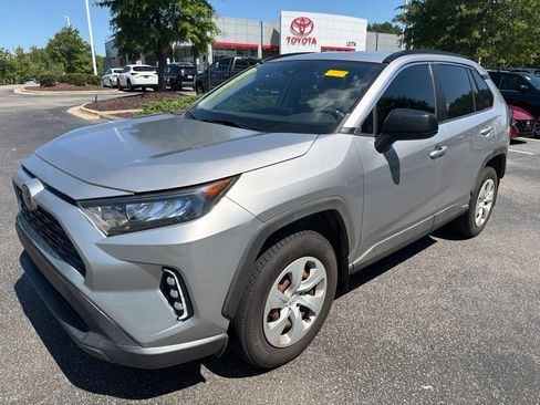 Used 2019 Toyota RAV4 LE FWD image 1