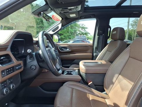 Used 2023 Chevrolet Tahoe High Country w/ Premium Package 2 AWD/4WD image 5