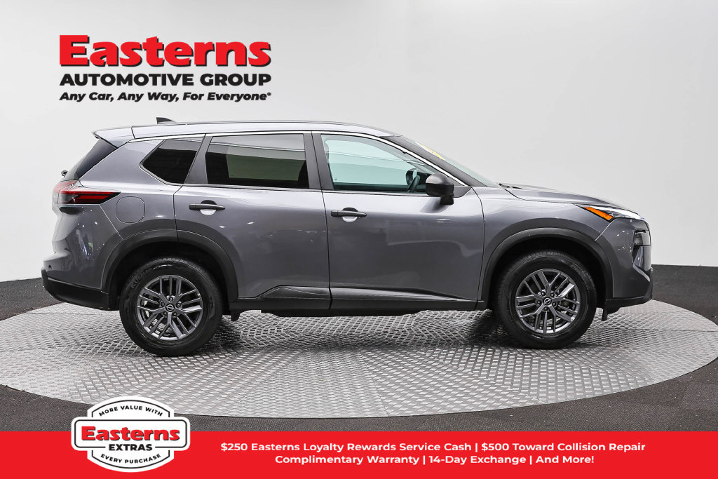 Used 2024 Nissan Rogue S AWD/4WD image 4