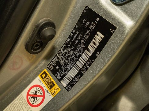 Used 2019 Toyota Highlander Limited image 23