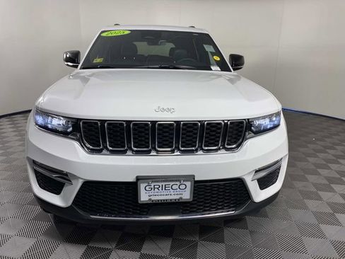 Used 2025 Jeep Grand Cherokee Limited AWD/4WD image 3