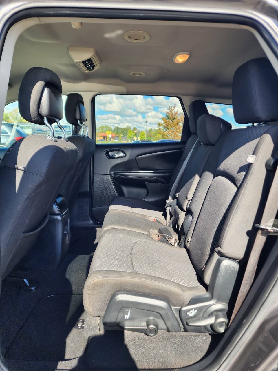 Used 2017 Dodge Journey SE w/ Flexible Seating Group FWD image 17