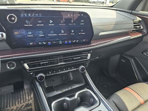 Used 2026 Chevrolet Traverse RS AWD/4WD image 16