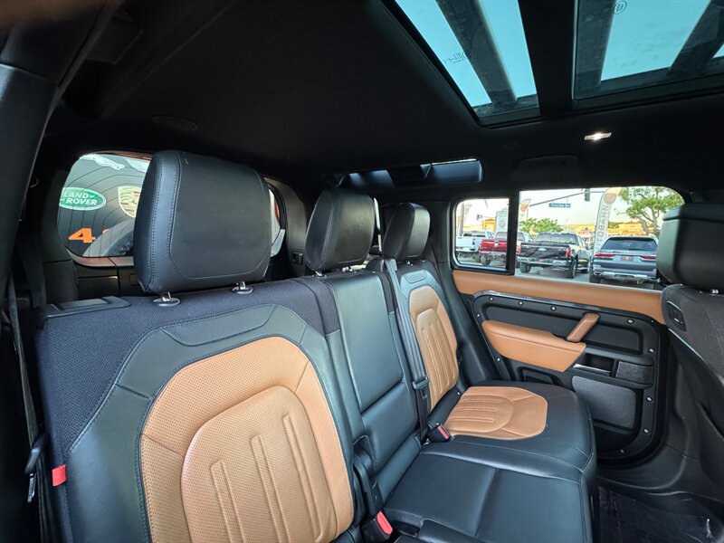 Used 2021 Land Rover Defender 110 X AWD/4WD image 43