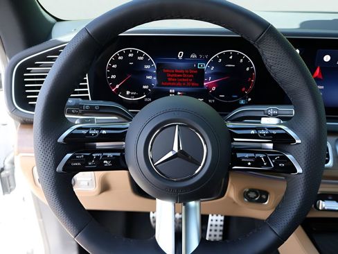 New 2026 Mercedes-Benz GLS 450 4MATIC image 31
