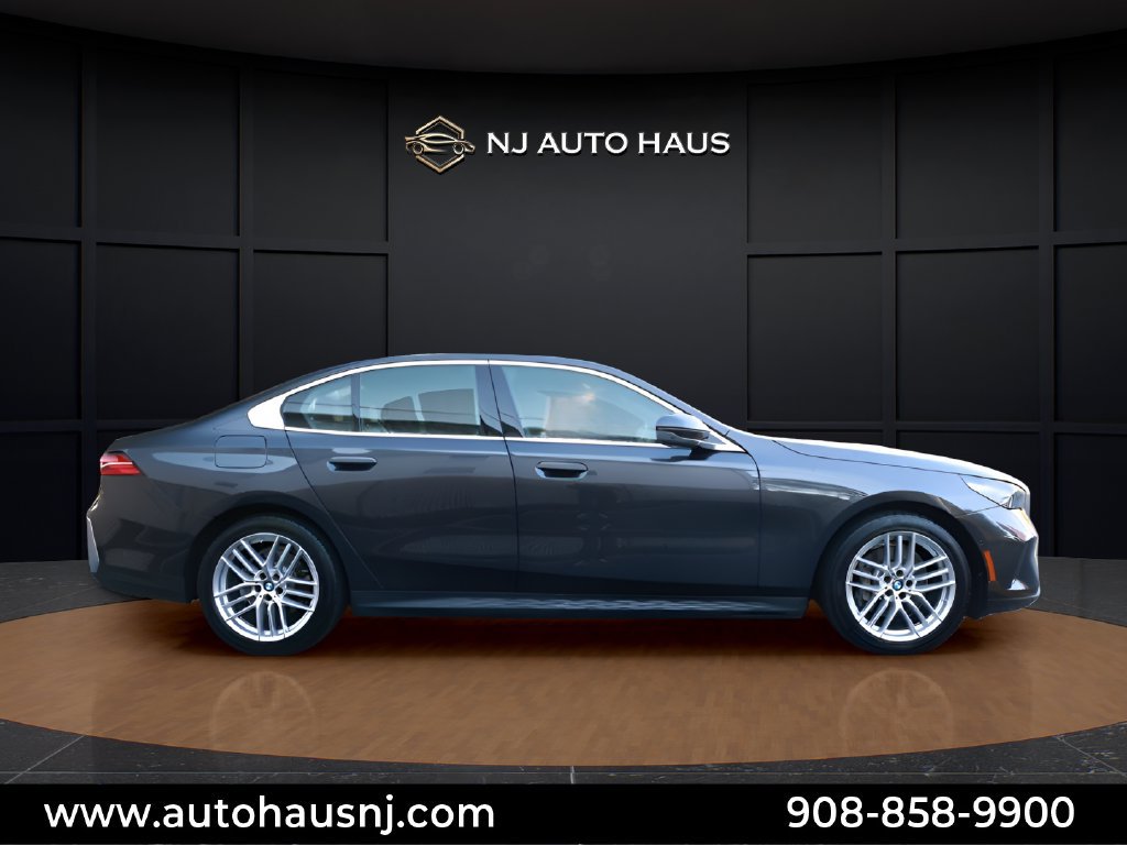 Used 2025 BMW 530i RWD image 15