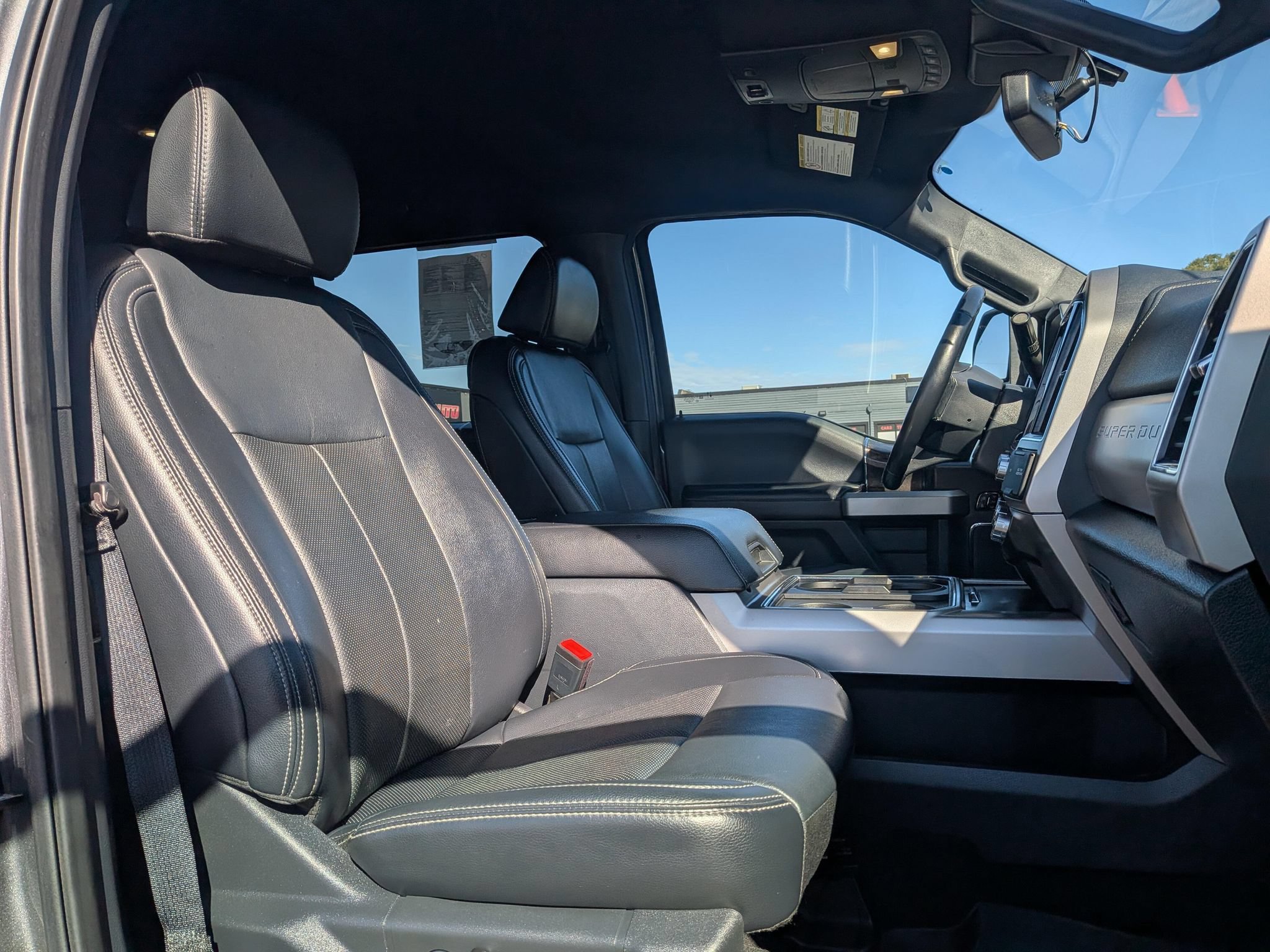 Used 2022 Ford F350 Lariat w/ Lariat Ultimate Package AWD/4WD image 8