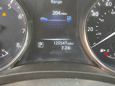 Used 2016 Nissan Rogue S FWD image 3