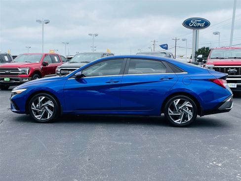 Used 2025 Hyundai Elantra Limited FWD image 42