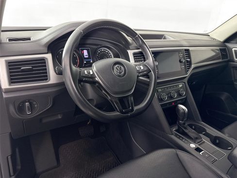 Used 2019 Volkswagen Atlas SE w/ Towing Package image 13