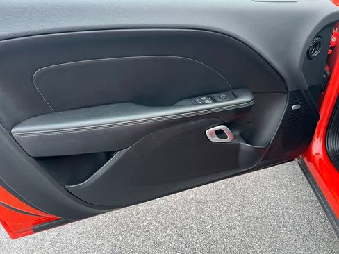 Used 2016 Dodge Challenger SXT Plus image 17