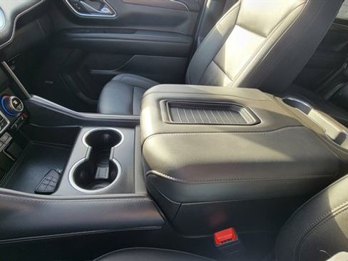 Used 2024 Chevrolet Tahoe Z71 w/ Luxury Package image 36