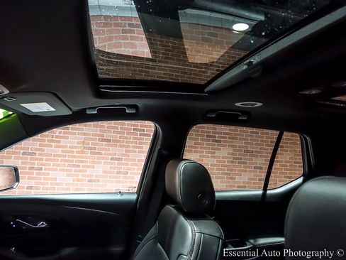 Certified 2023 Chevrolet Traverse RS image 16