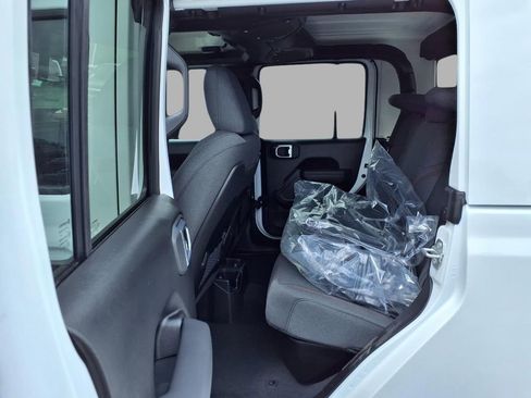 New 2026 Jeep Gladiator Rubicon w/ Steel Power Dome Hood Package AWD/4WD image 25